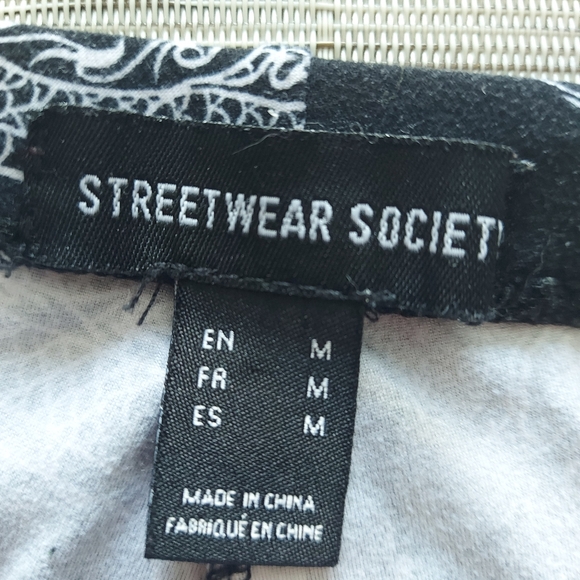 3/25$ SWS Black Leggings with white Dragon Print, size M - Picture 3 of 5